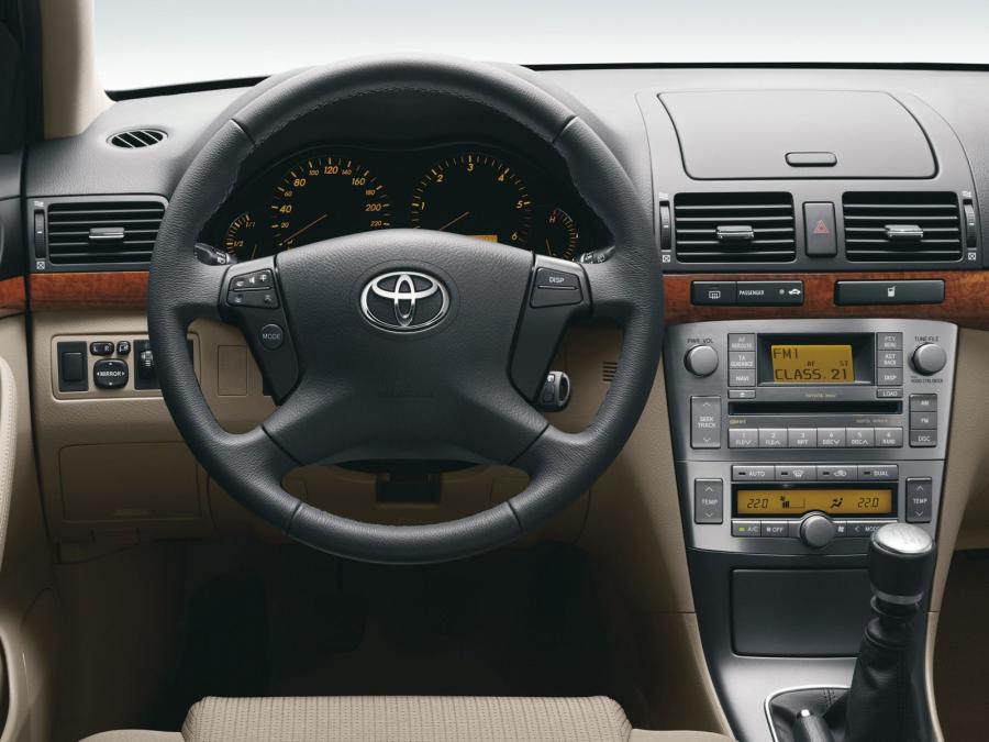  Toyota Avensis Liftback 2006 года  (фото 3 из 3)
